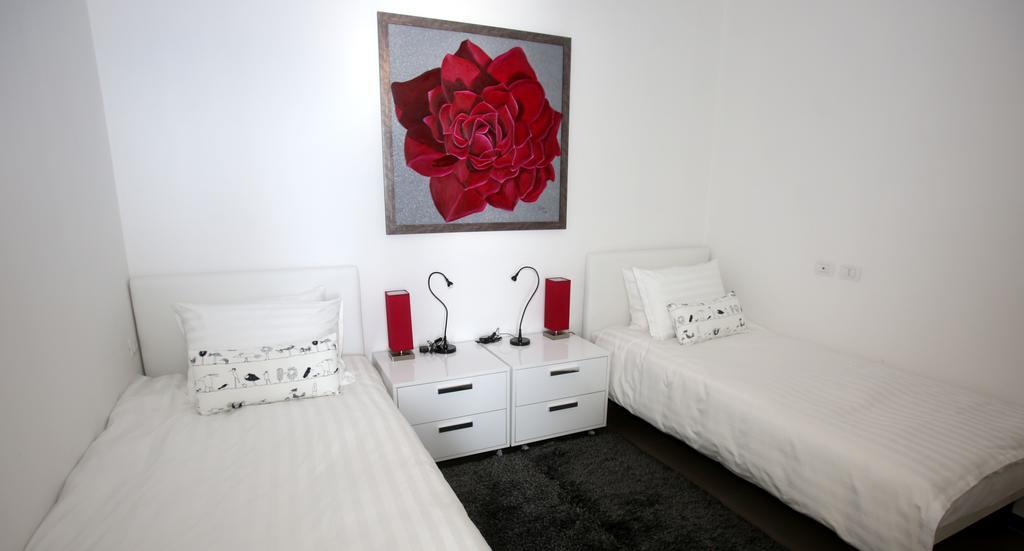 White Residence Luxury Apartments Sarande Bagian luar foto