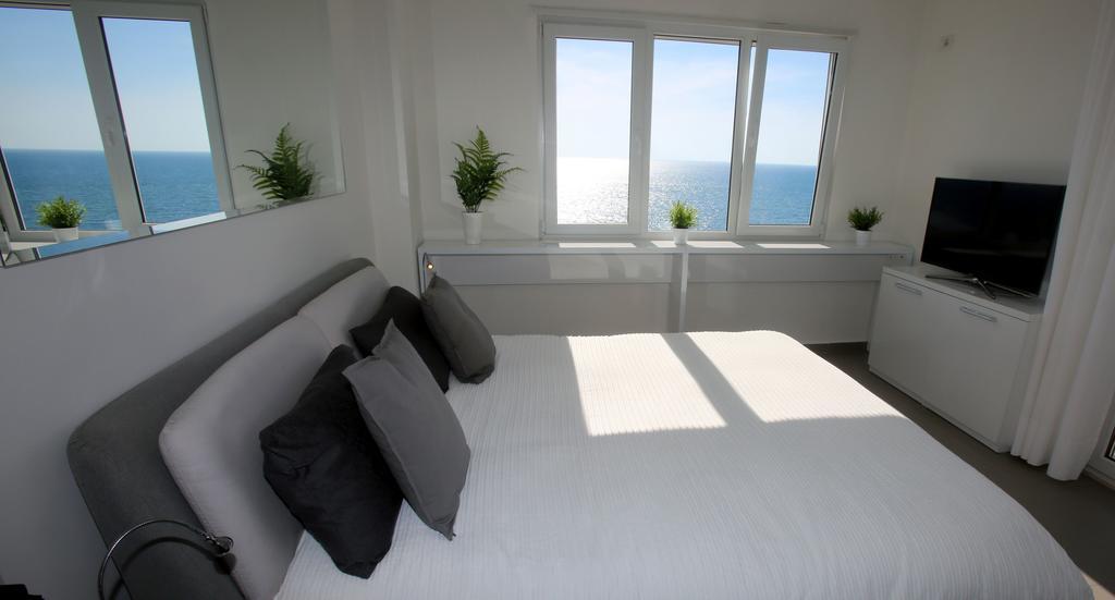 White Residence Luxury Apartments Sarande Ruang foto